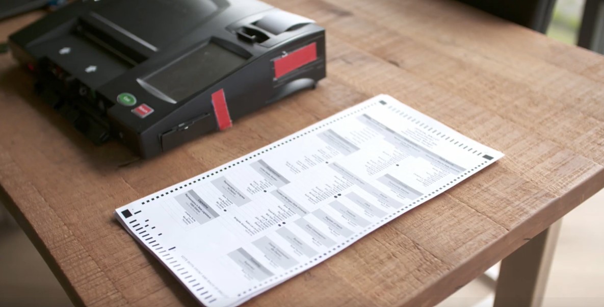 Smoking Gun: Lawyer Recreates Vote-Switching on Michigan Voting Machine!