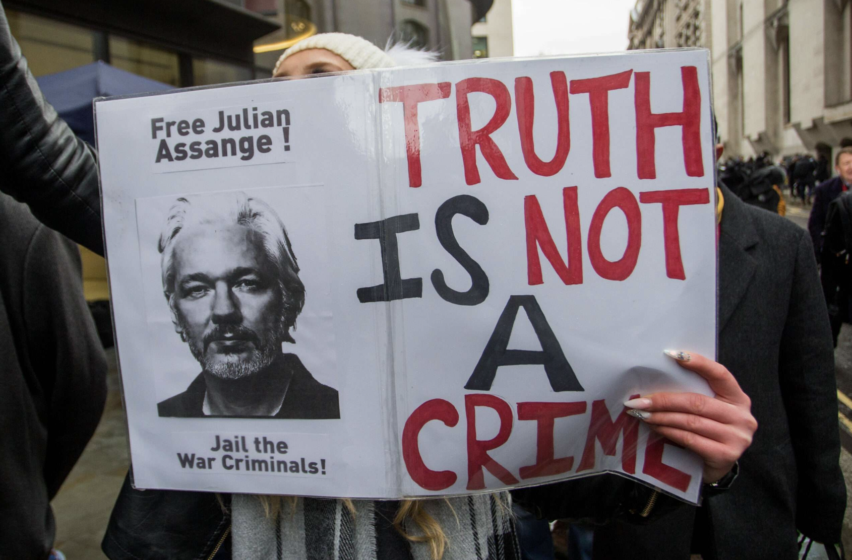 LIBERATE ASSANGE! Congress Drop Charges Against Julian Assange – A Crusader of Free Speech!