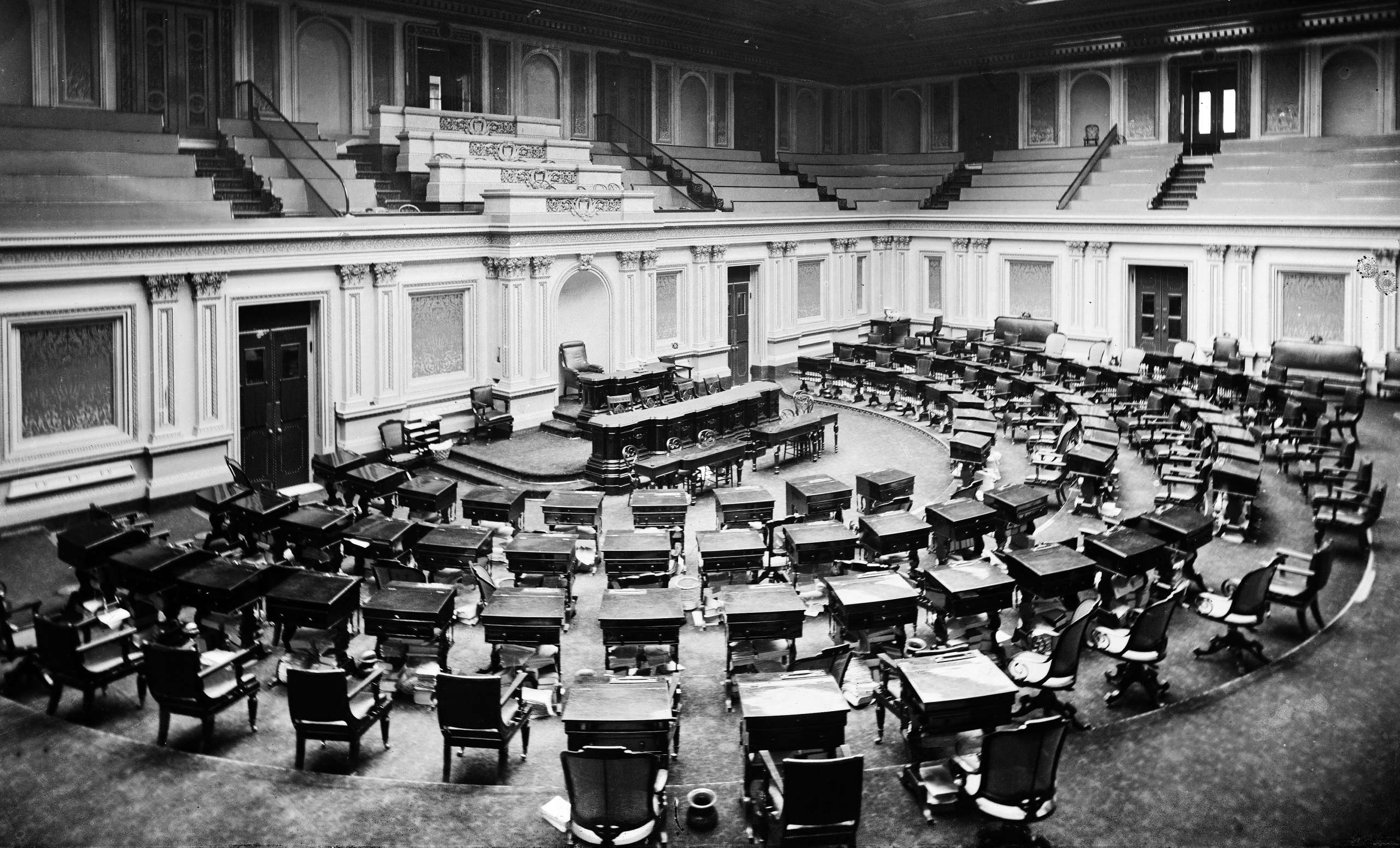 Senate Resolution Sparks Debate Over Digital Wallet Regulations